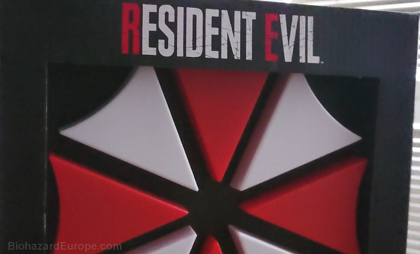 Umbrella corporation lamp by Numskull Designs, Resident Evil collectibles